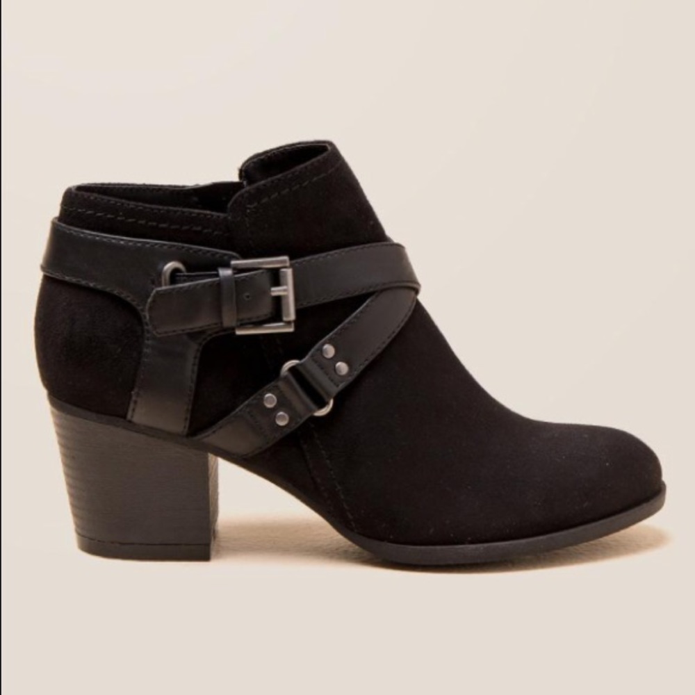 Francesca's black buckle ankle booties 6.5